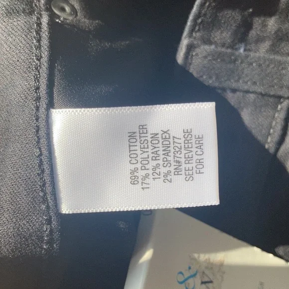 croft & barrow midrise cuffed black jean Capri size 0 - Picture 16 of 16